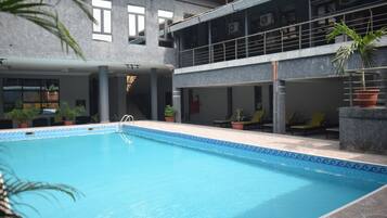 Piscine extérieure