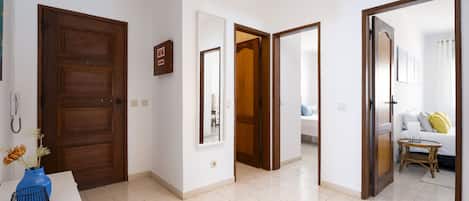 2 chambres, fer et planche à repasser, Wi-Fi gratuit, draps fournis