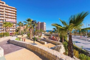 Property grounds - Luxury at the Beach (Los Arenales del Sol)