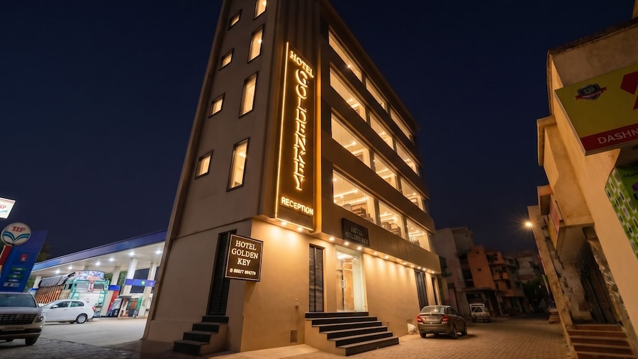 Golden Key - Adarsh Nagar I Near Maxx & Fortis Hospital