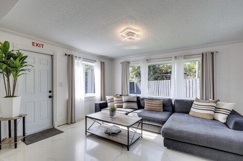 Cozy Hollywood Cove Escape Near Beach & Hard Rock