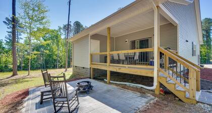 Cottage 1 Mi to Lake Gaston Beach & Boat Launch