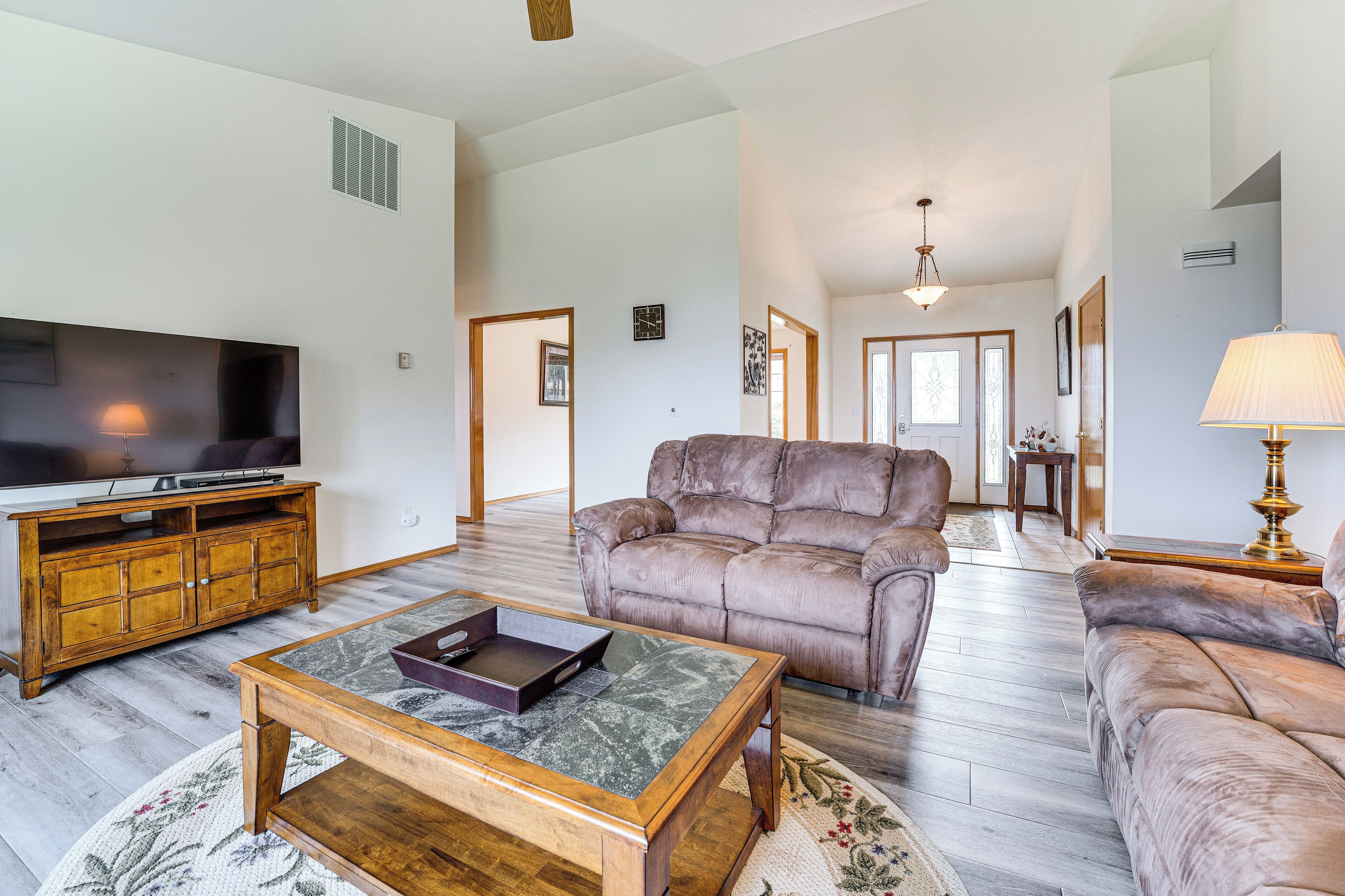 House (3 Bedrooms) | Interior