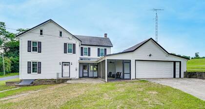Farmhouse W/creek & Fireplace Near Gettysburg!