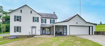 Farmhouse W/creek & Fireplace Near Gettysburg!