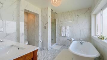 Rumah (Multiple Bedrooms) | Interior