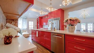 House (Multiple Bedrooms) | Interior