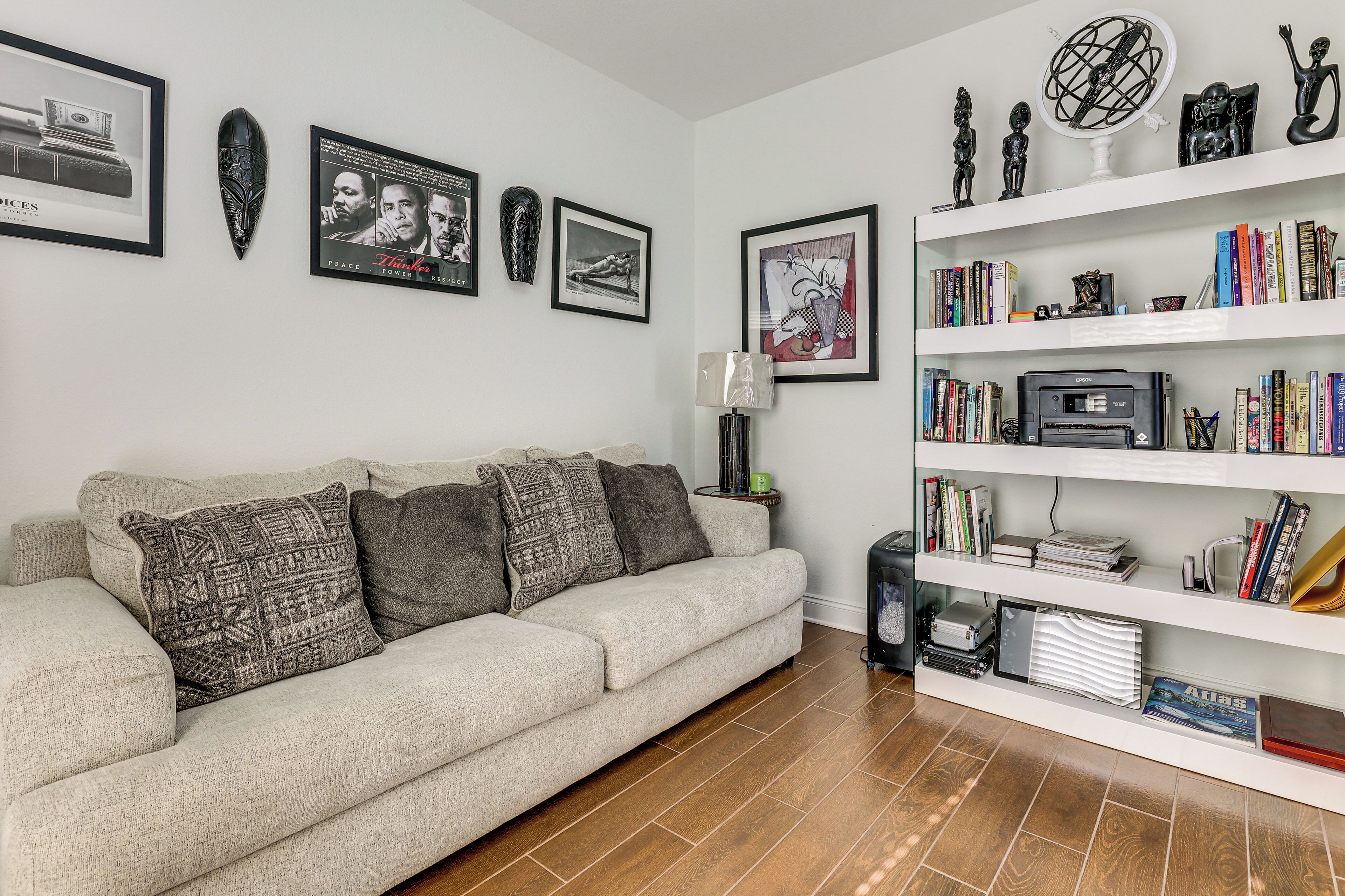 House (5 Bedrooms) | Interior
