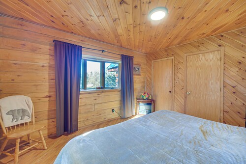 Secluded Log Cabin < 1 Mi to Munger State Trail!
