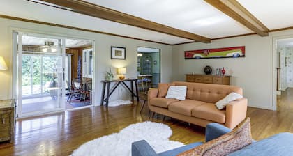 Perfect Family Retreat: Pool, Fire Pit