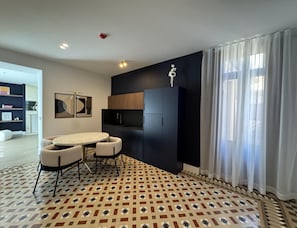 Apartment | Dining - Premium Suite With Jacuzzi (Albacete)