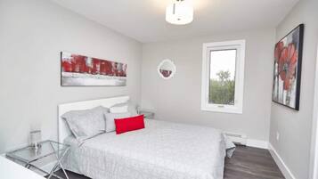 2 bedrooms, iron/ironing board, WiFi (free), bed sheets