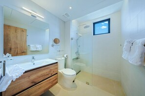 Hair dryer, towels - Bonsai Studio-Calm 110 (Noord)