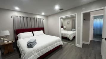 Desk, iron/ironing board, WiFi, bed sheets