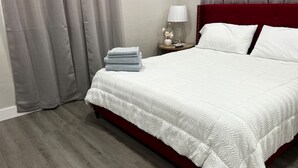 Desk, iron/ironing board, WiFi, bed sheets