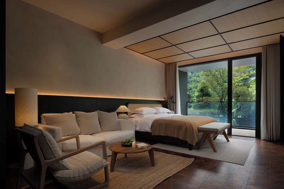 Superior Double Room, Hill View | Premium bedding, desk, laptop workspace, blackout drapes