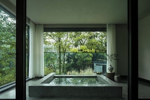 Panoramic Double Room, Hill View | Interior - Qingcheng Moutain Boarding Home stay (Chengdu)