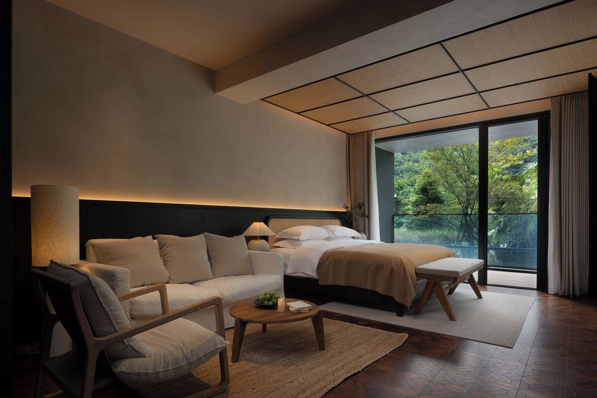 Design Double Room, Hill View | Premium bedding, desk, laptop workspace, blackout drapes