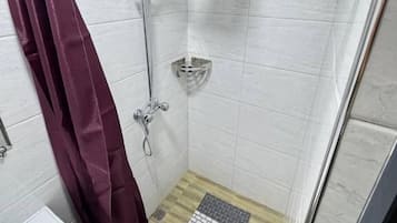 Standard Room | Bathroom