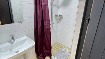 Dormitorio compartido clásico | Baño