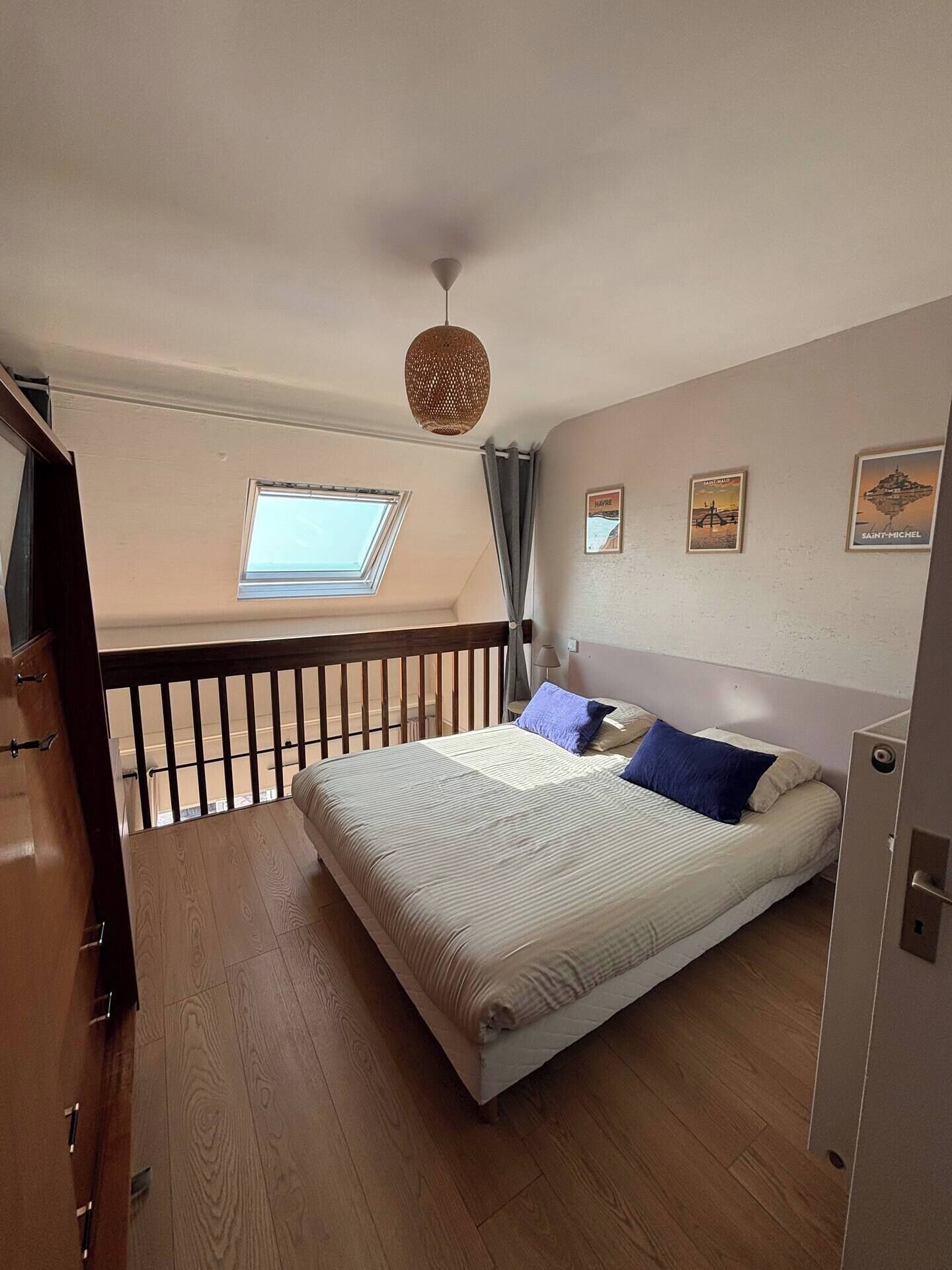 3 chambres, fer et planche à repasser, Wi-Fi, draps fournis