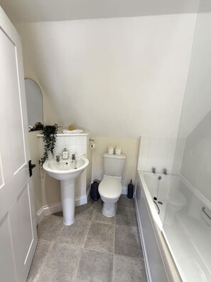Bathroom - Market Place Retreat (Oxfordshire)