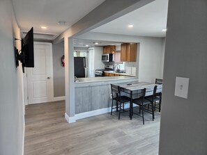 Dining - Charming 3BR Townhome – 10-Min Walk to Boardwalk (Wildwood Crest)