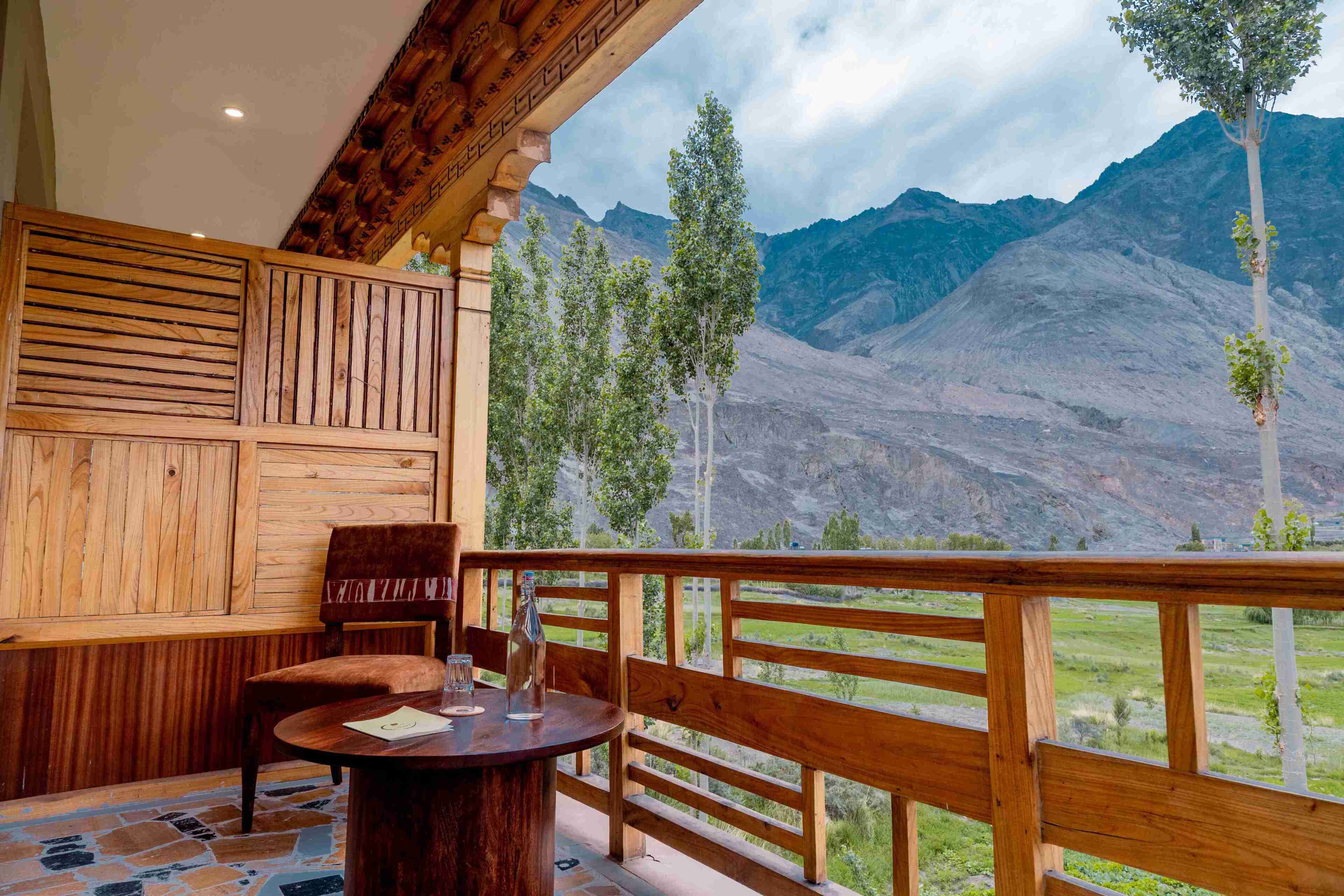 Luxury Suite | WiFi (free), bed sheets