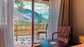 Premier Room | WiFi (free), bed sheets