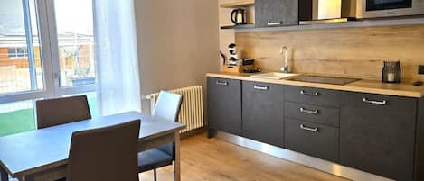 Apartamento conforto, vista para a montanha | Cozinha privada | Chaleira elétrica