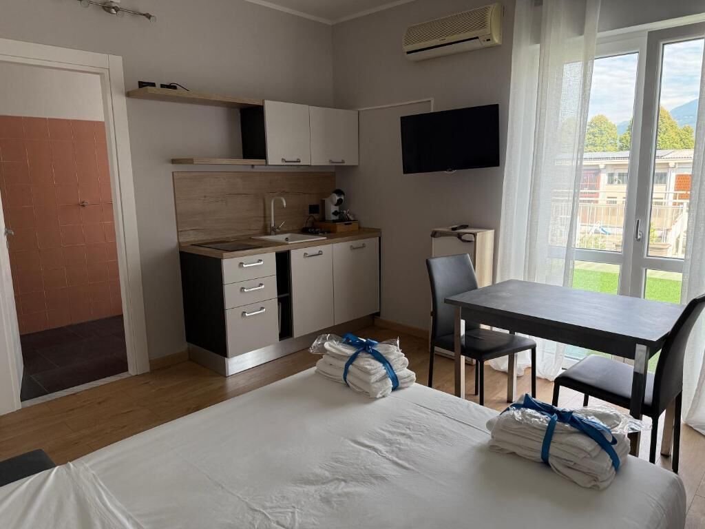 Comfort Studio, Mountain View | Premium bedding, down duvets, memory-foam beds, in-room safe