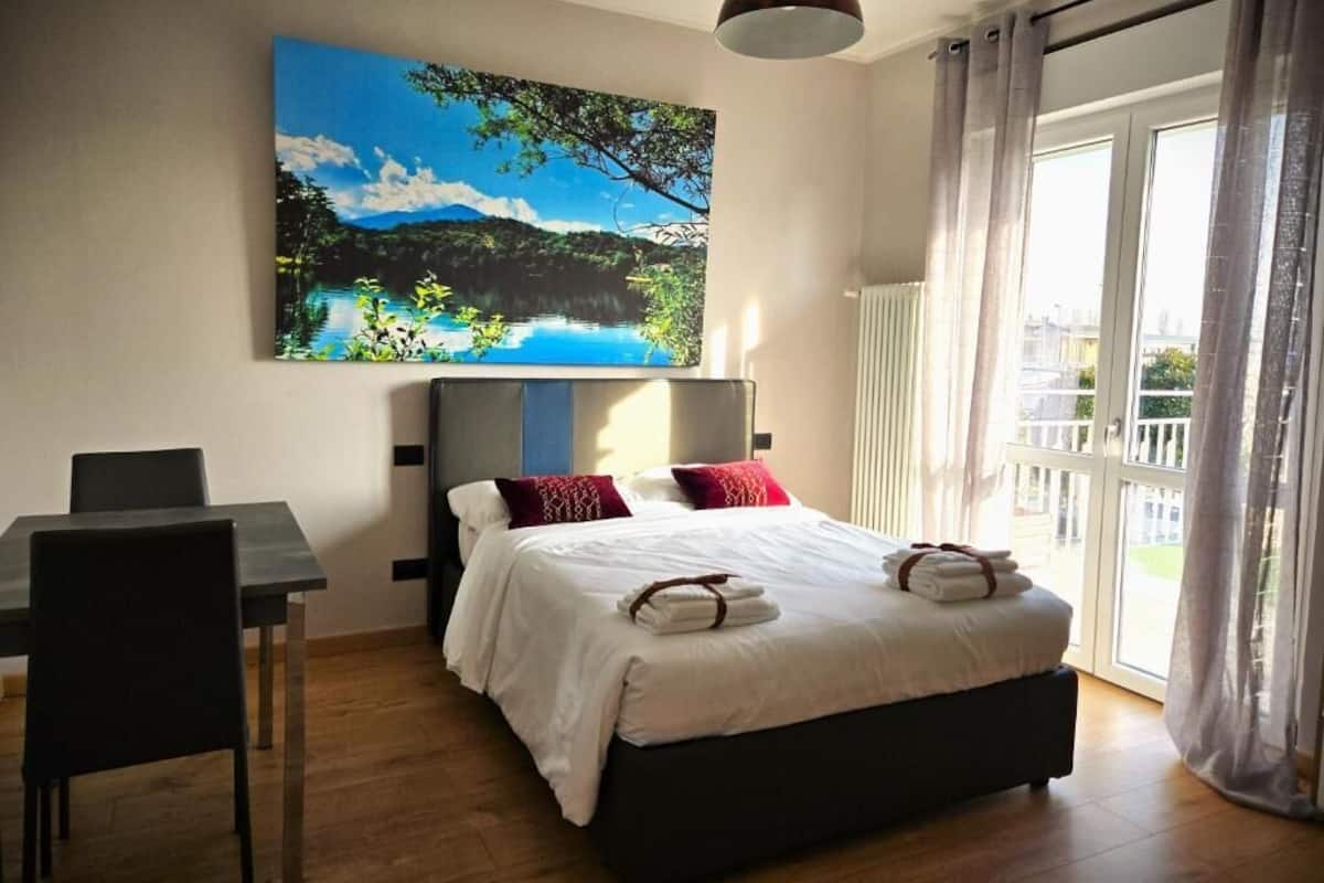 Comfort studio | Luxe beddengoed, donsdekens, bedden met traagschuimmatrassen