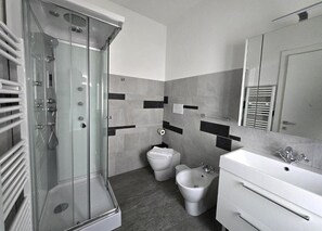 Comfort Apartment, Mountain View | Bathroom | Eco-friendly toiletries, hair dryer, slippers, bidet - Seven Lakes ApartHotel RTA (Burolo)