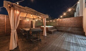 屋外ダイニングエリア