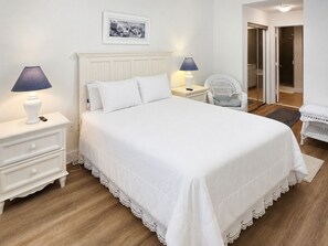 Room - 2 Bedroom 2 Bathroom Condo With Outdoor Pool! Summer House 303 (Ocean City)