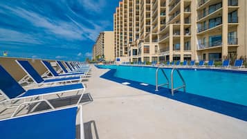 Apartamento, 1 habitación | Piscina | Una piscina cubierta, una piscina al aire libre