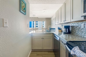 Apartment, 2 Schlafzimmer | Eigene Küche | Wasserkocher mit Kaffee-/Teezubehör, Kühlschrank, Ofen, Toaster