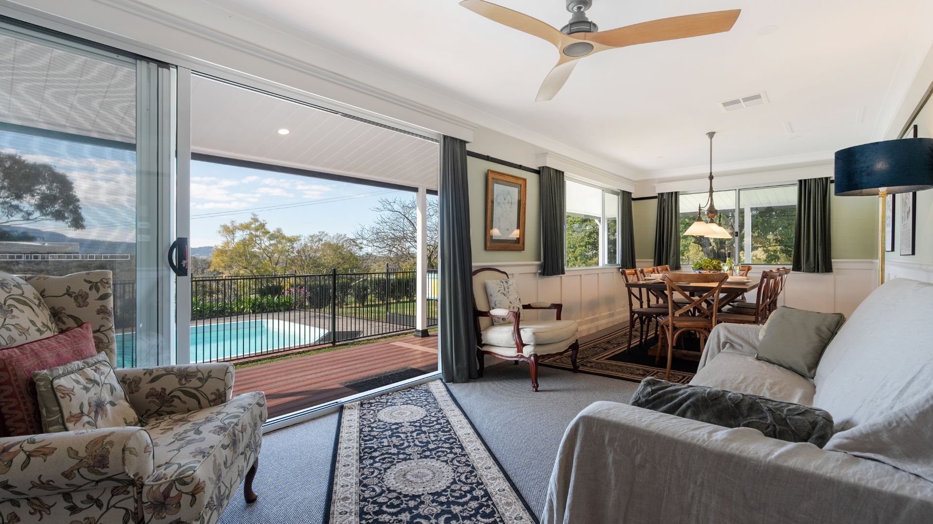 Smart TV, fireplace, table tennis