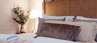 Jasper Valley House – luxury heritage farm retreat, stunning scenic rural escape