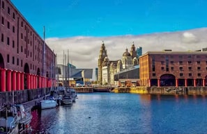 Marina - #132 Stylish Luxury Flat | Free Parking |City View (Merseyside)