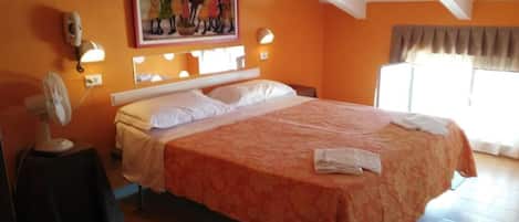 Economy Double or Twin Room, Balcony, City View | WiFi (free)