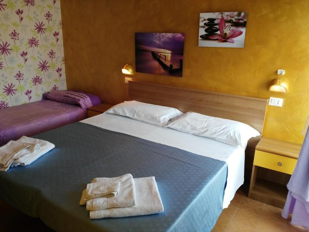 Triple Room, Balcony, City View | Wi-fi percuma 