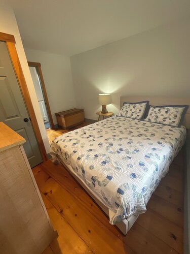 3-bedroom home with yard close to town and beach in Nantucket