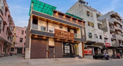 Golden Key - Badli Near Rohini Sec 18- 19 Metro