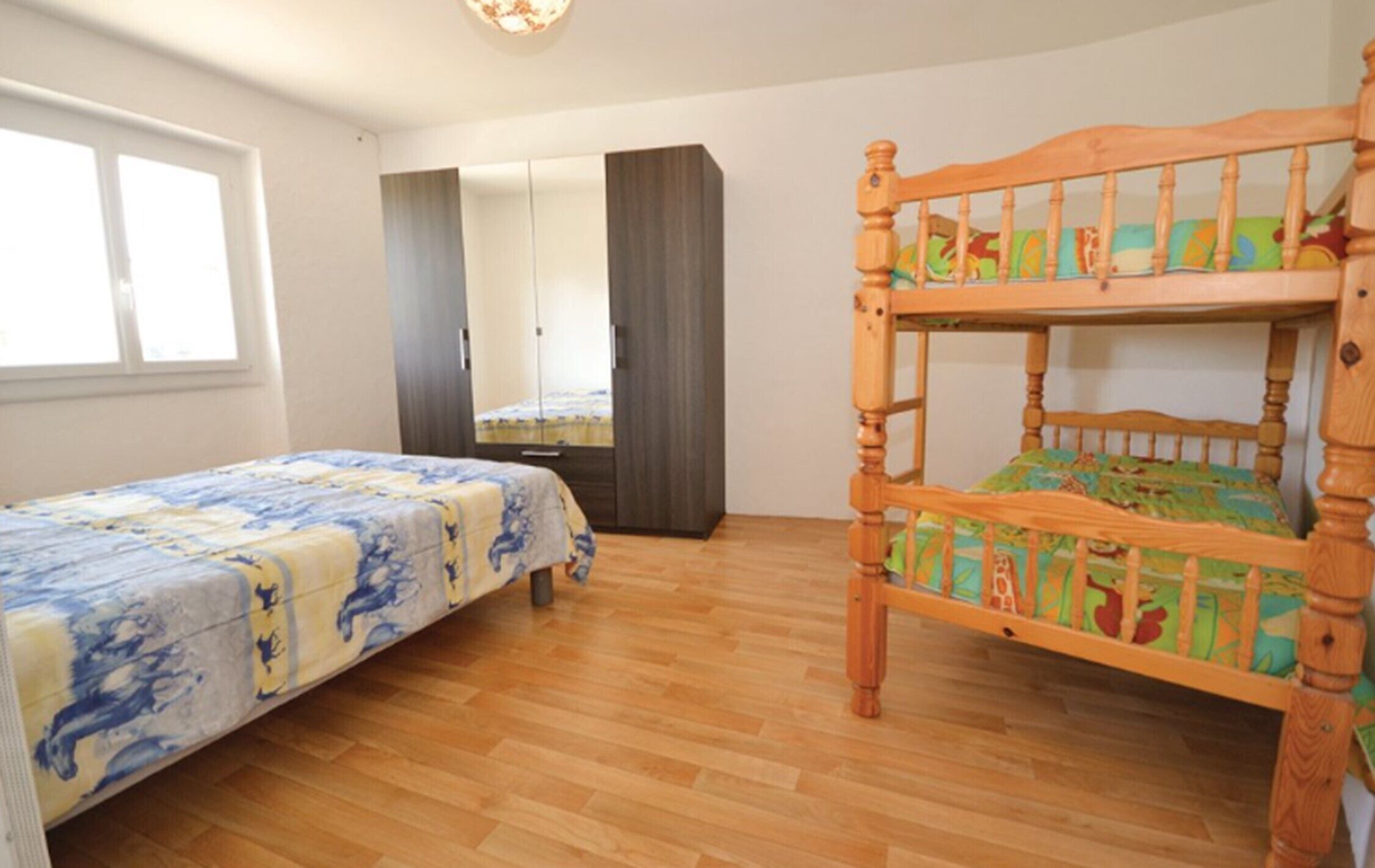 3 bedrooms, WiFi, bed sheets