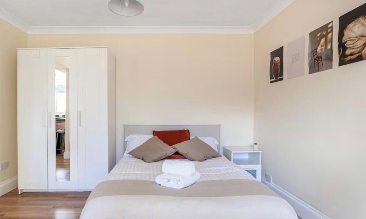 Iron/ironing board, WiFi