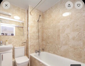 Bathroom - Lovely Wimbledon Flat. (London)