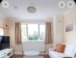 Living area - Lovely Wimbledon Flat. (London)