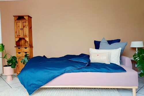 Refuge between wine, vines + rhine. new apartment up to 5 pers. central + quiet...