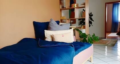 Refuge between wine, vines + rhine. new apartment up to 5 pers. central + quiet...